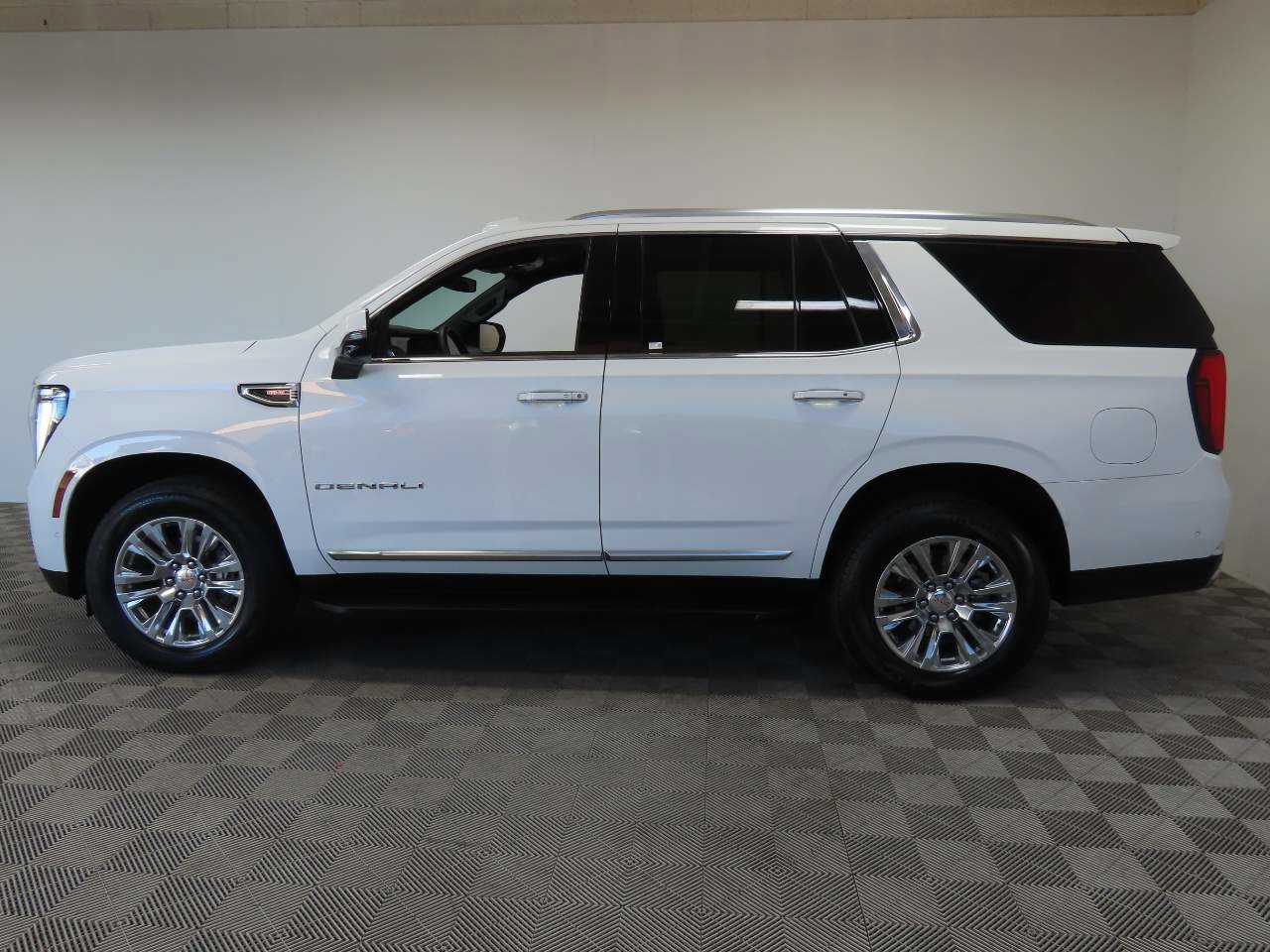 Used 2025 GMC Yukon Denali image 5
