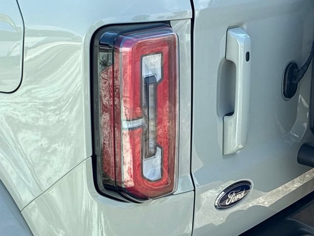 Used 2025 Ford Bronco Outer Banks AWD/4WD image 13