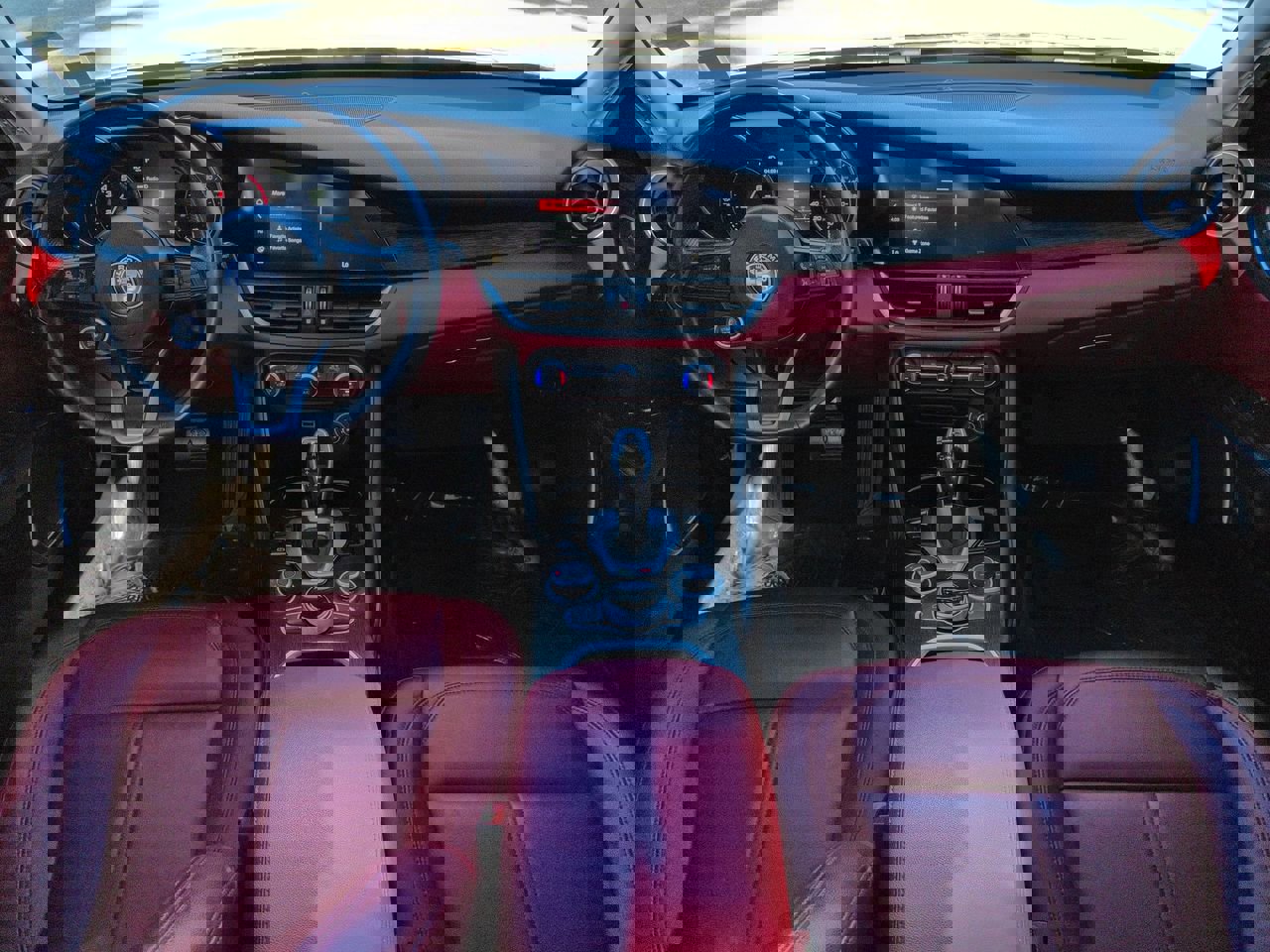 Used 2021 Alfa Romeo Giulia Sprint w/ Nero Edizione image 14