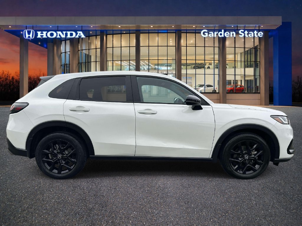Certified 2025 Honda HR-V Sport image 5