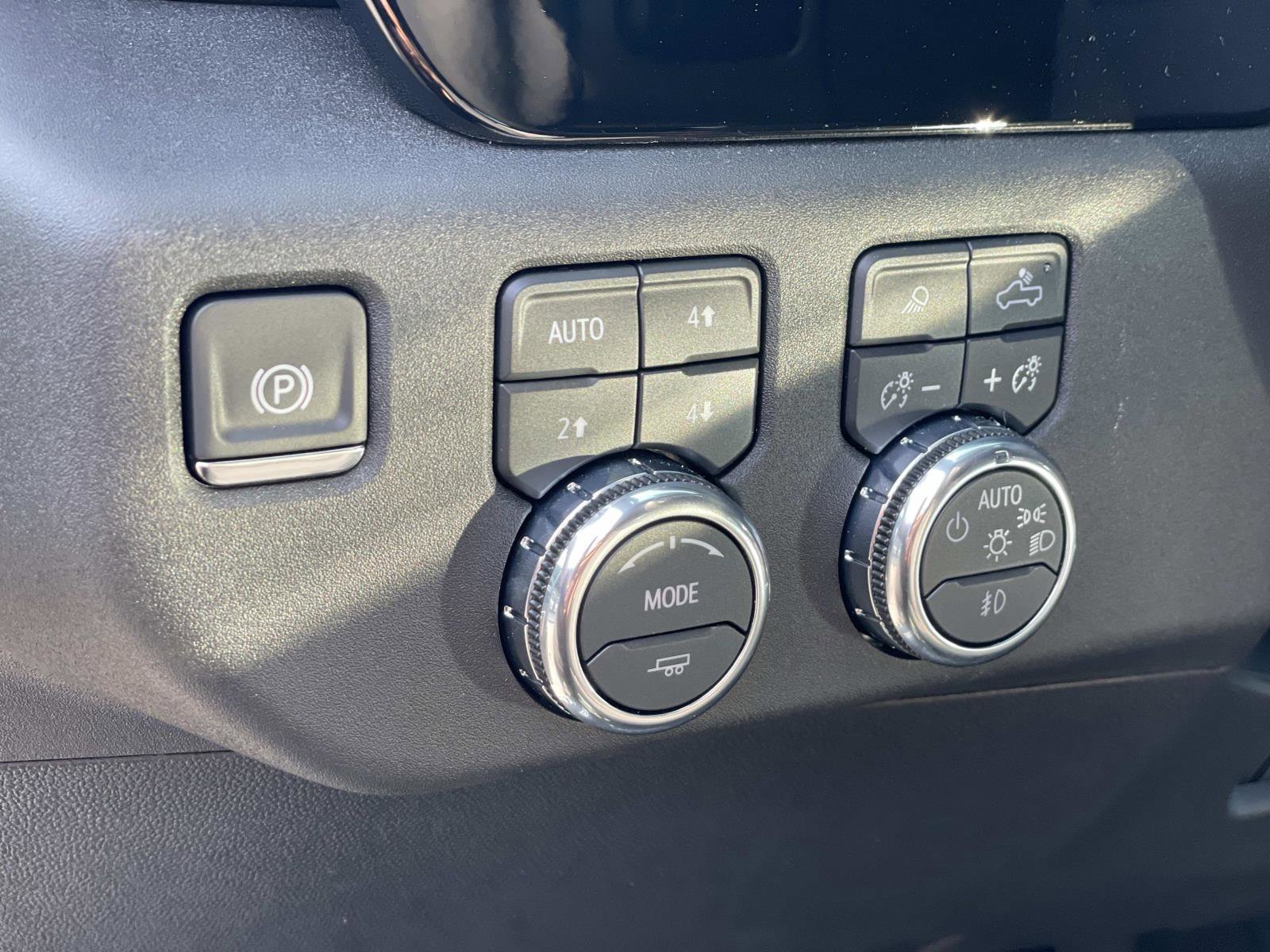 New 2026 GMC Sierra 2500 SLT w/ SLT Premium Package image 18