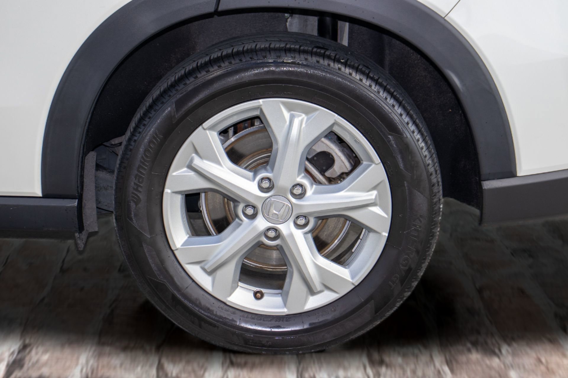 Certified 2024 Honda HR-V LX image 34