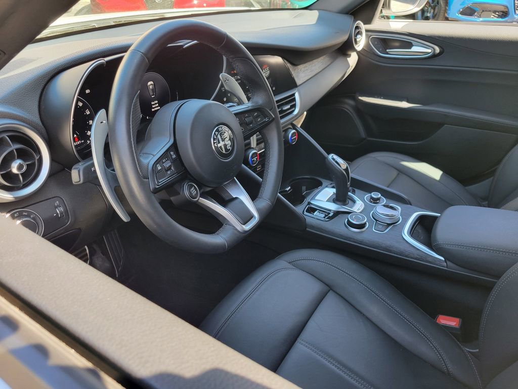 Used 2024 Alfa Romeo Giulia Sprint image 3