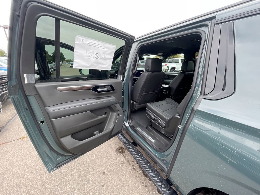 New 2026 Chevrolet Suburban Z71 w/ Comfort Package image 3