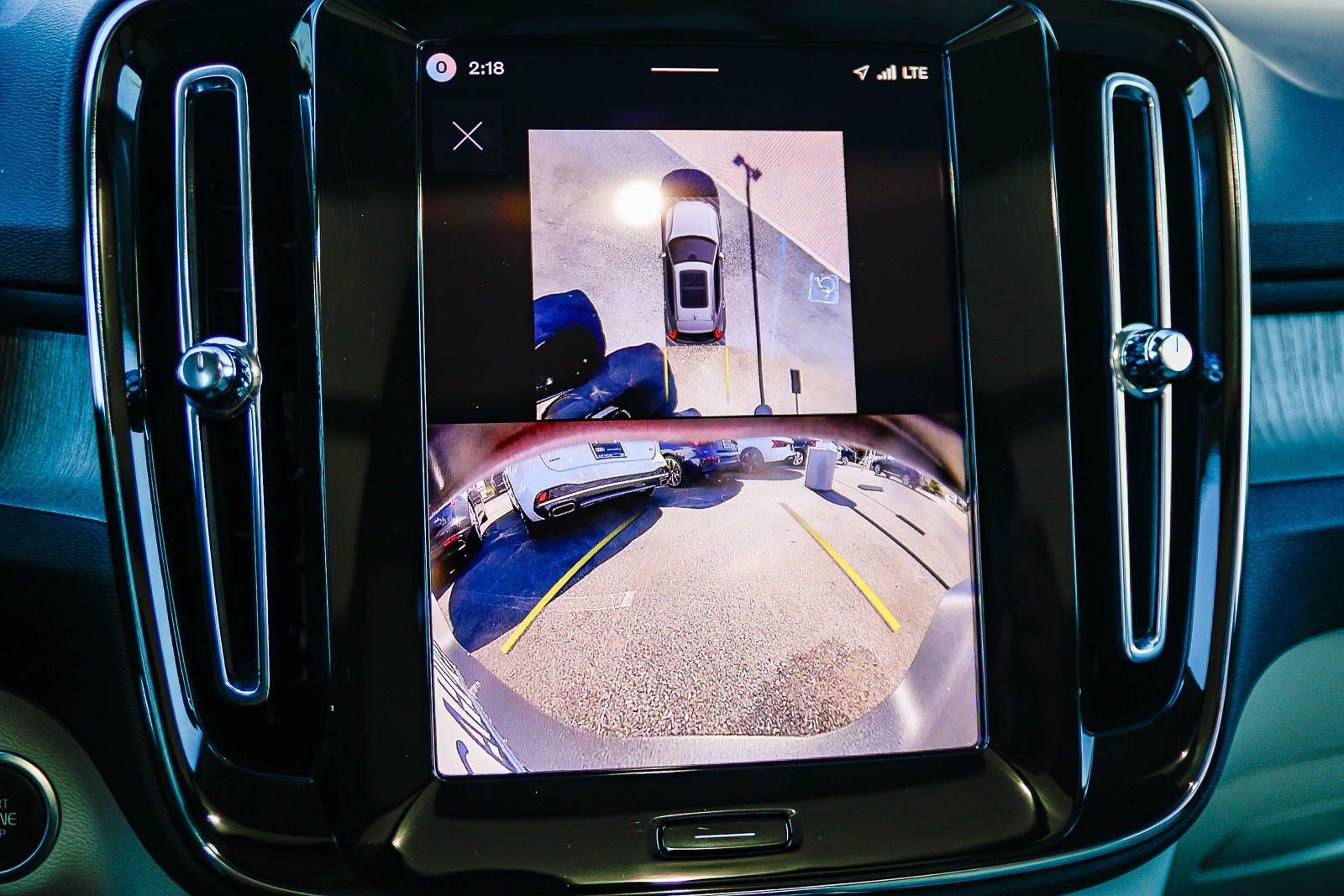 Certified 2026 Volvo XC40 B5 Ultra w/ Climate Package image 27