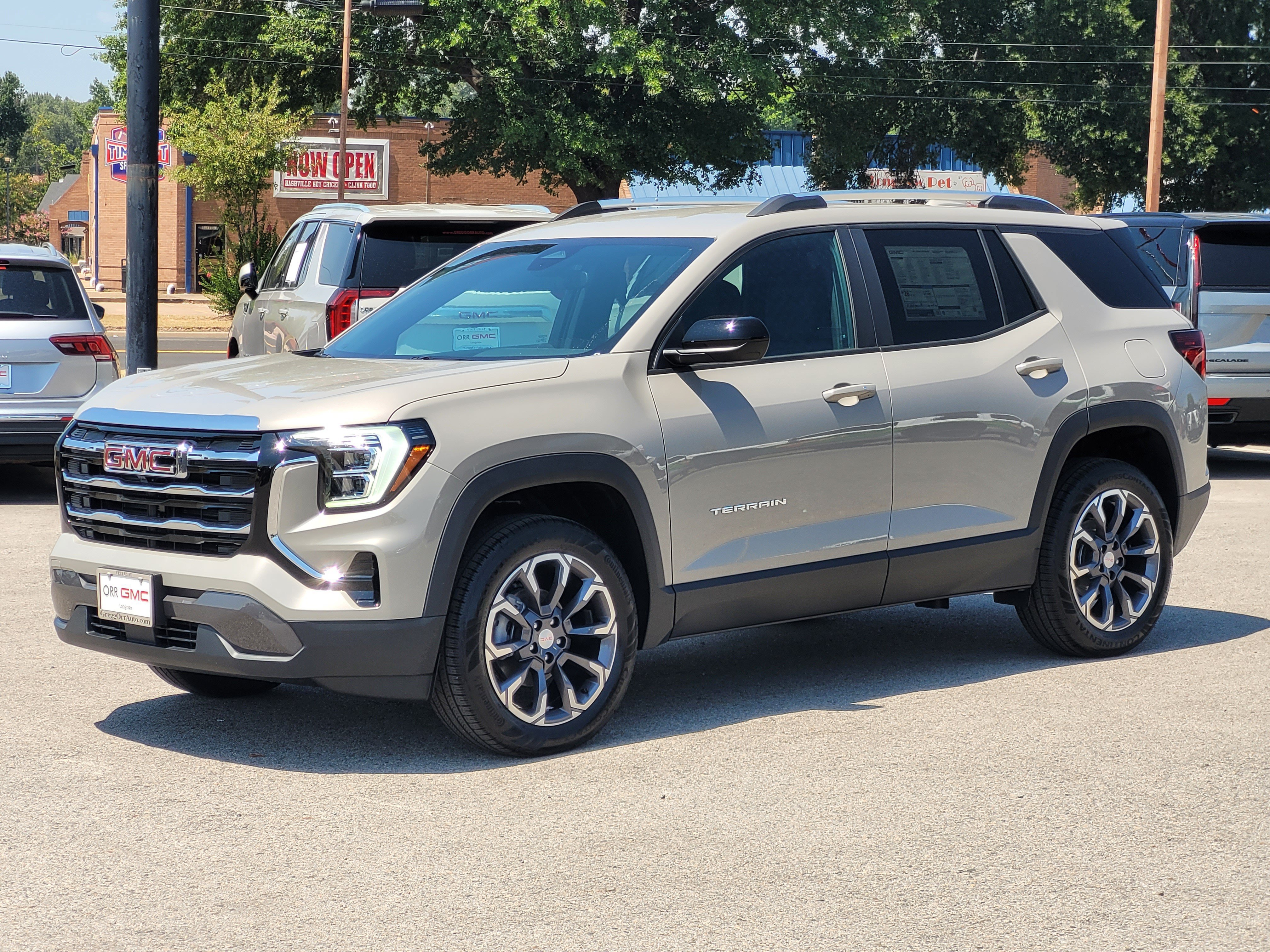 New 2027 GMC Terrain Elevation w/ Elevation Premium Package FWD image 3