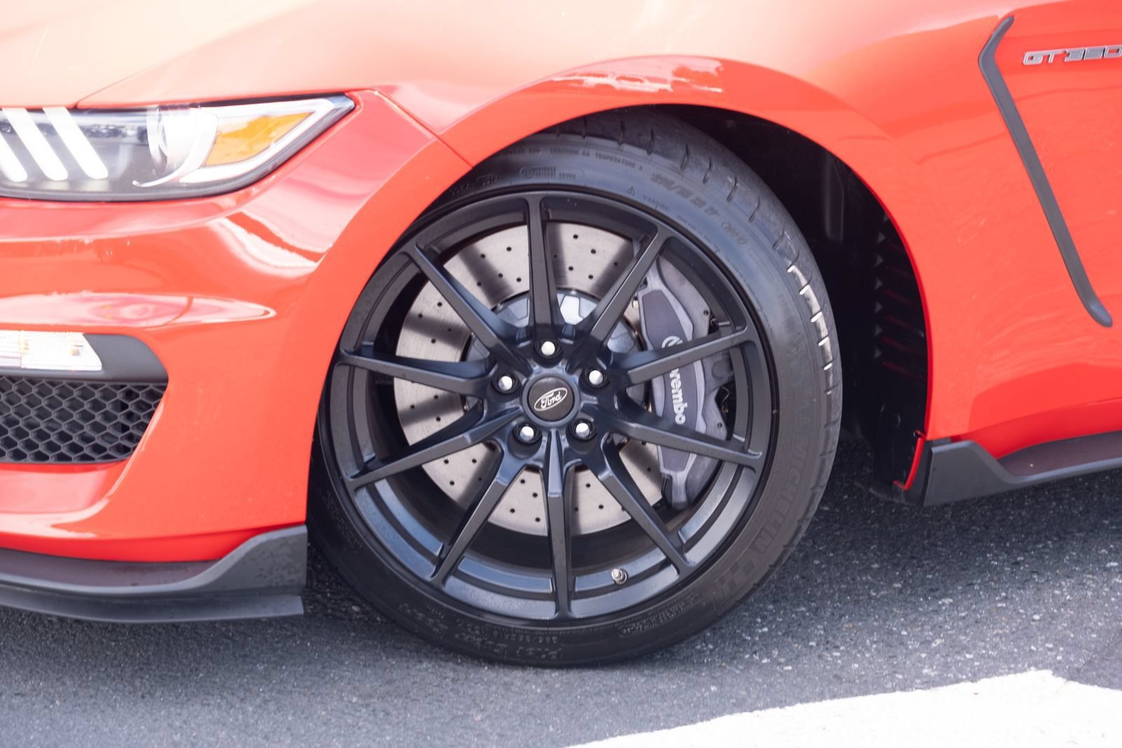 Used 2016 Ford Mustang Shelby GT350 w/ Technology Package RWD image 16