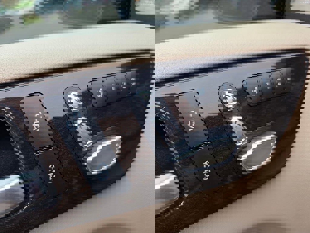 Used 2017 Mercedes-Benz GLS 450 4MATIC image 31