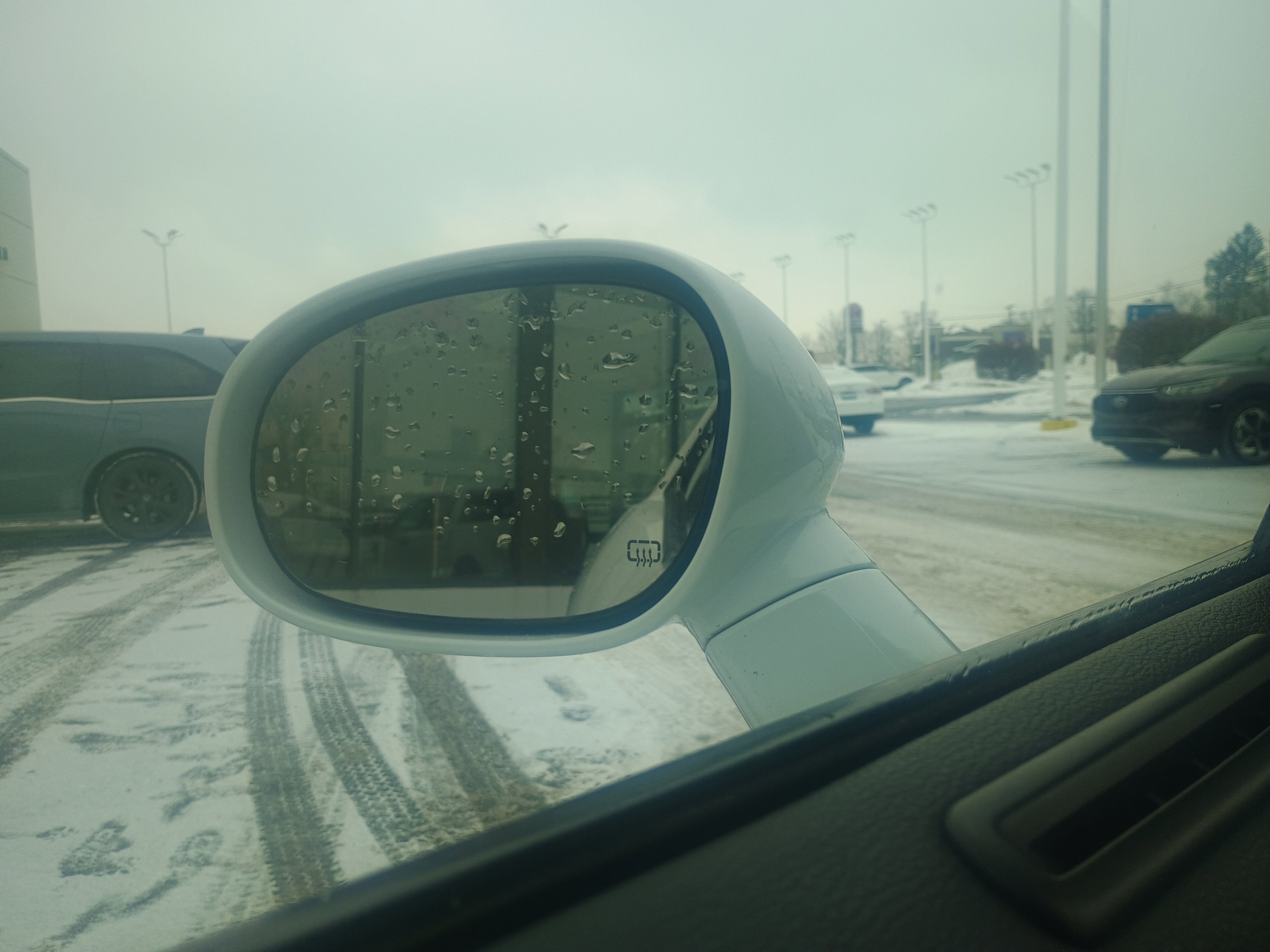 Used 2016 Dodge Challenger SXT image 18