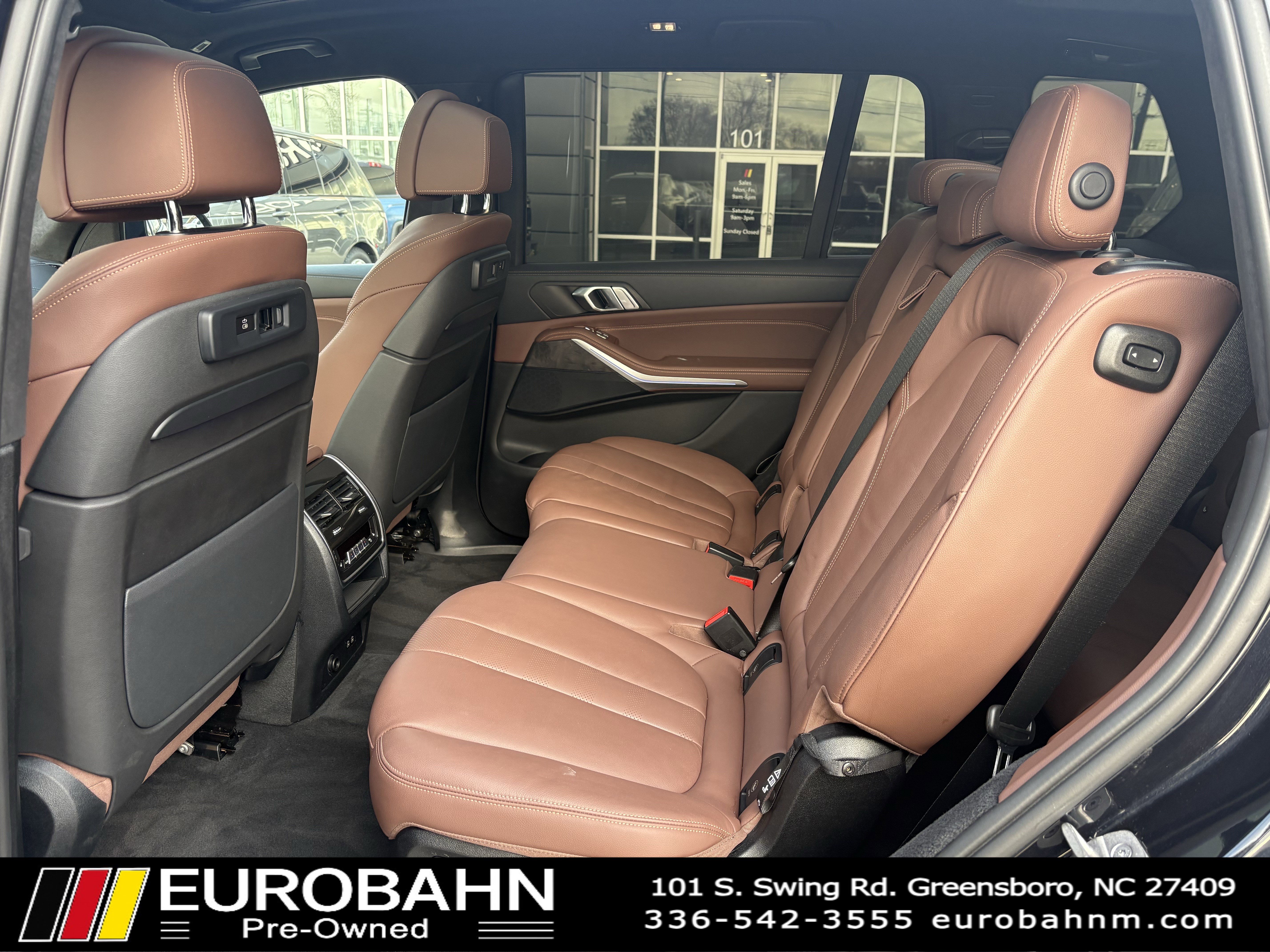 Used 2022 BMW X7 xDrive40i w/ M Sport Package image 11