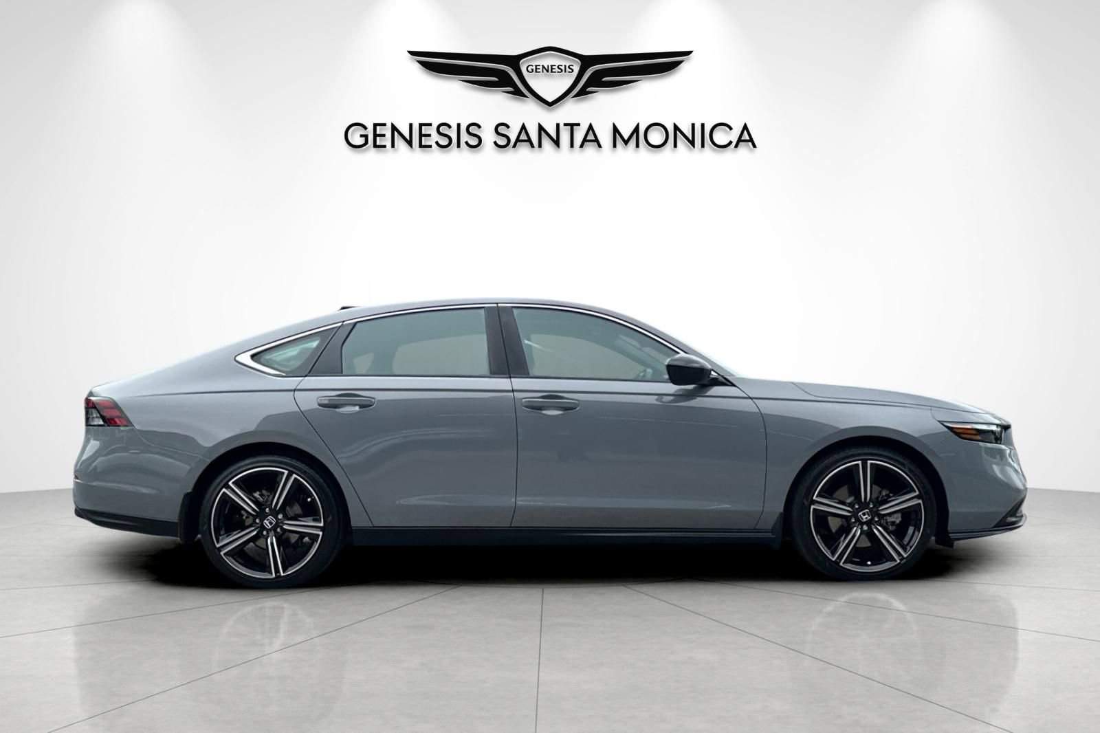 Used 2025 Honda Accord Sport image 3