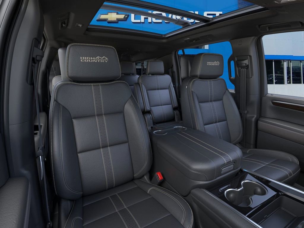 New 2025 Chevrolet Suburban High Country AWD/4WD image 16