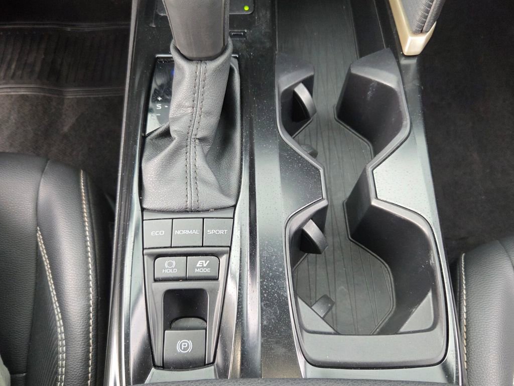 Used 2025 Toyota Camry SE image 18