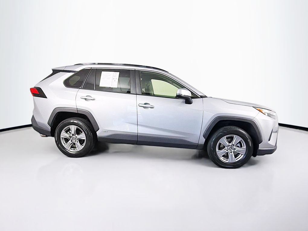 Used 2022 Toyota RAV4 XLE w/ Convenience Package AWD/4WD image 11