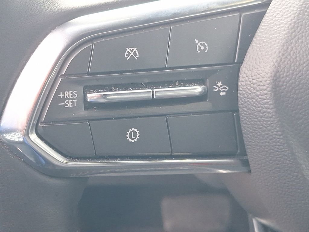 Used 2025 Chevrolet Traverse LT image 40