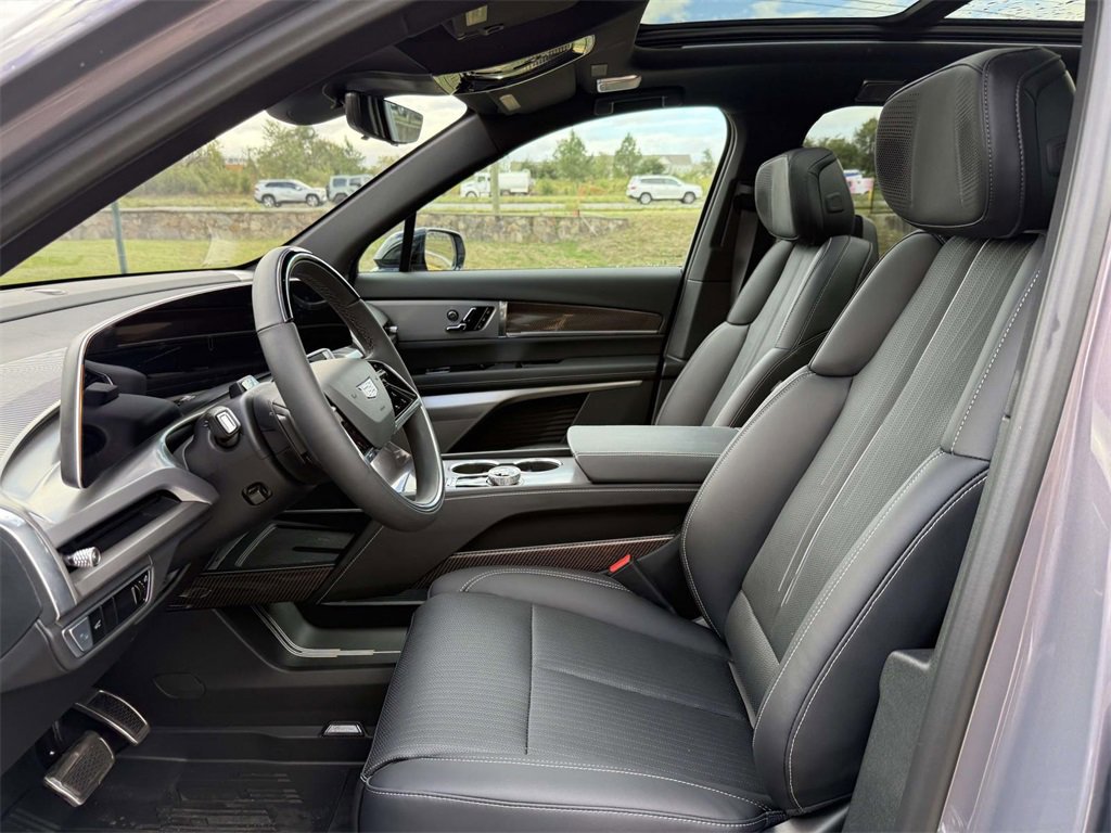 New 2026 Cadillac Vistiq Luxury w/ LPO, Floor Liner Package image 21