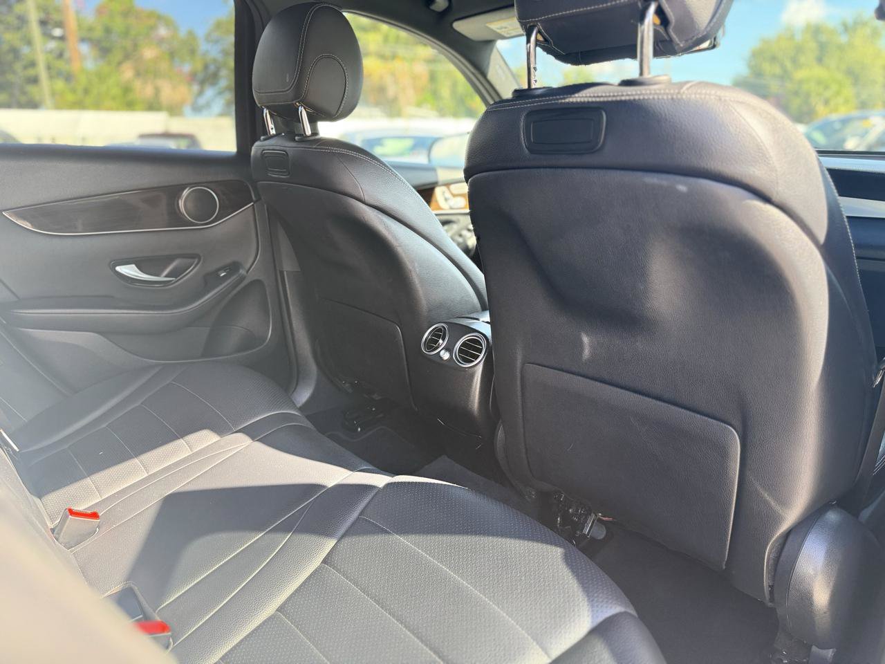 Used 2019 Mercedes-Benz GLC 300 w/ Premium Package image 37