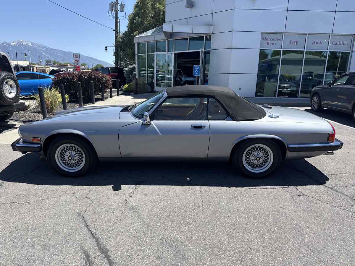 Used 1989 Jaguar XJS V12 Convertible RWD image 9