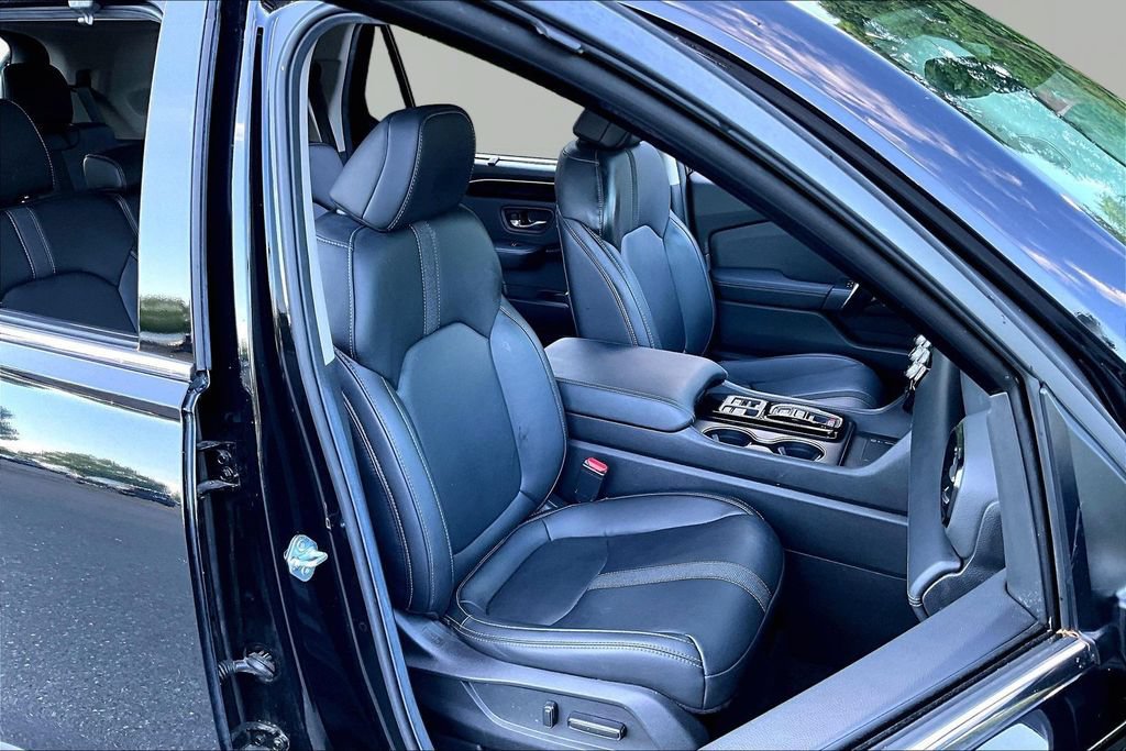 Certified 2025 Honda Pilot Touring image 21