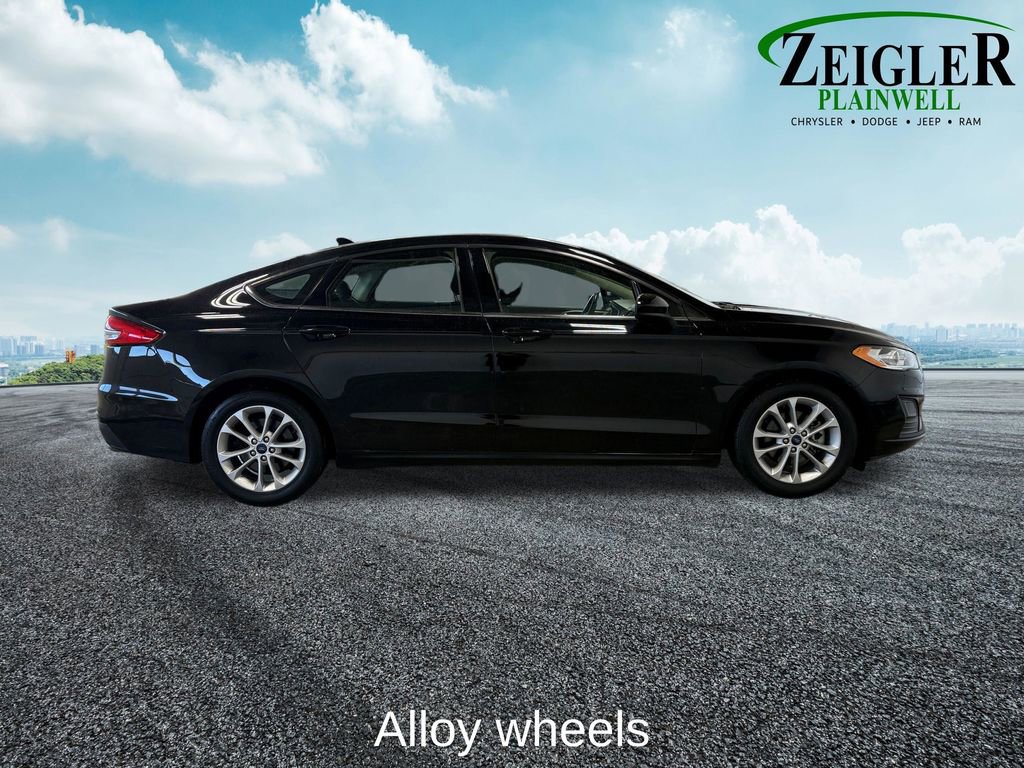 Used 2020 Ford Fusion SE image 10