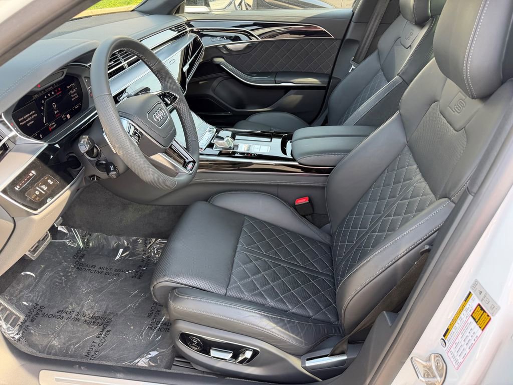 Used 2024 Audi S8 image 3
