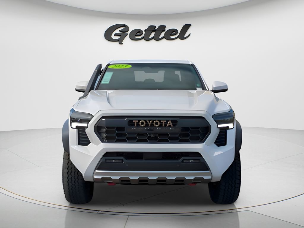 Used 2025 Toyota Tacoma Trailhunter image 8