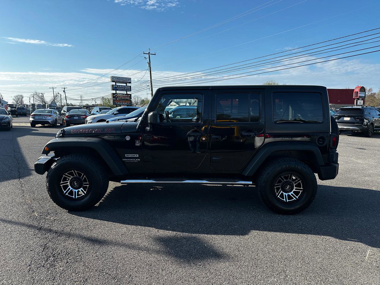 Used 2017 Jeep Wrangler Unlimited Sport w/ Connectivity Group AWD/4WD image 8