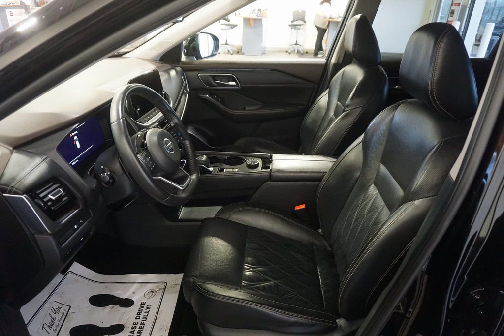 Used 2021 Nissan Rogue Platinum image 24