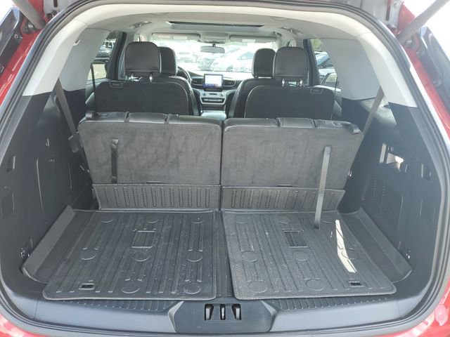 Used 2023 Ford Explorer XLT w/ Equipment Group 202A AWD/4WD image 9