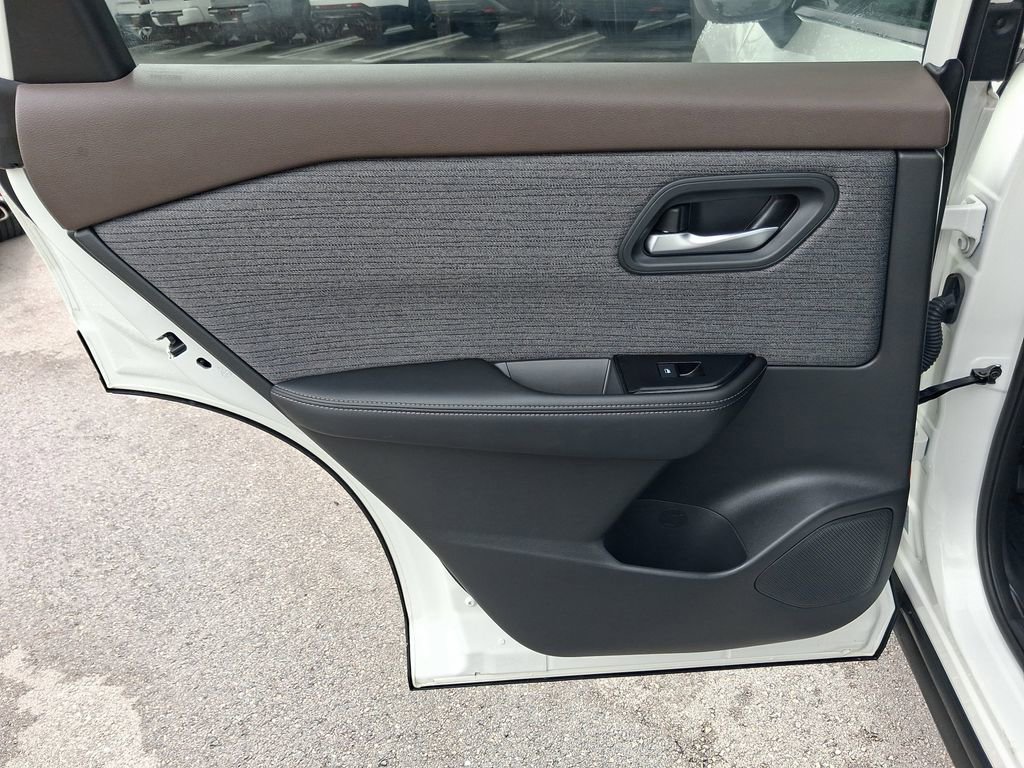 Certified 2023 Nissan Rogue SV image 9