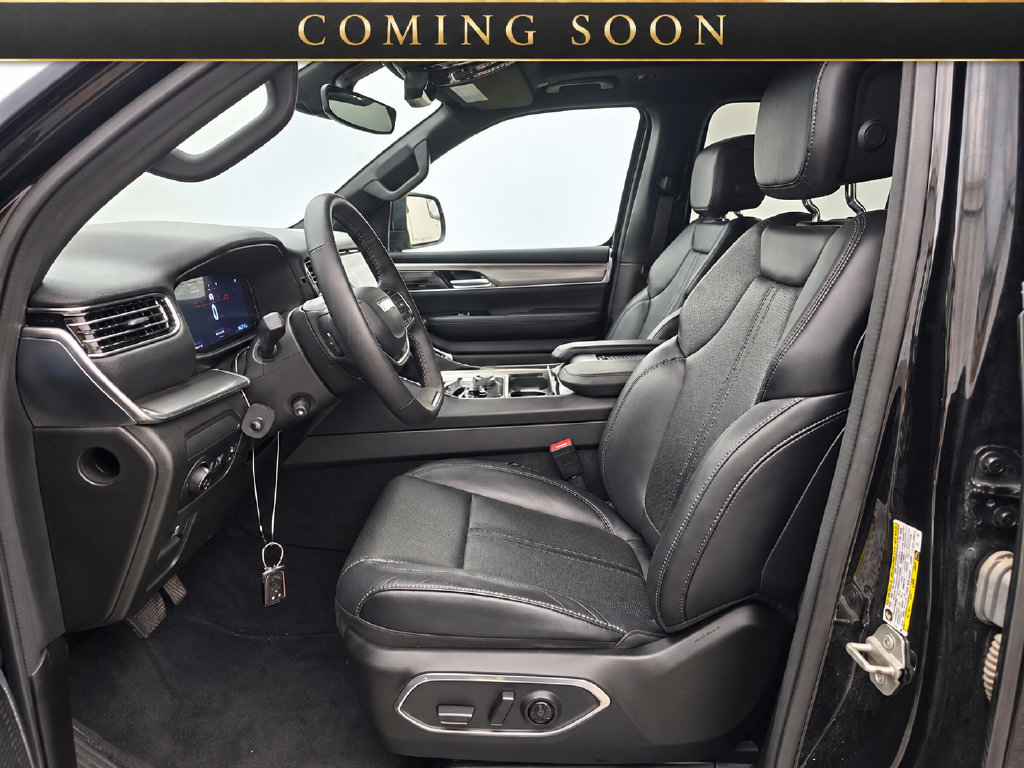 Used 2024 Jeep Wagoneer Series II AWD/4WD image 7