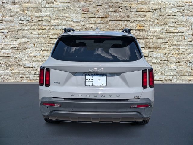 Certified 2022 Kia Sorento S w/ Panoramic Sunroof Package AWD/4WD image 6