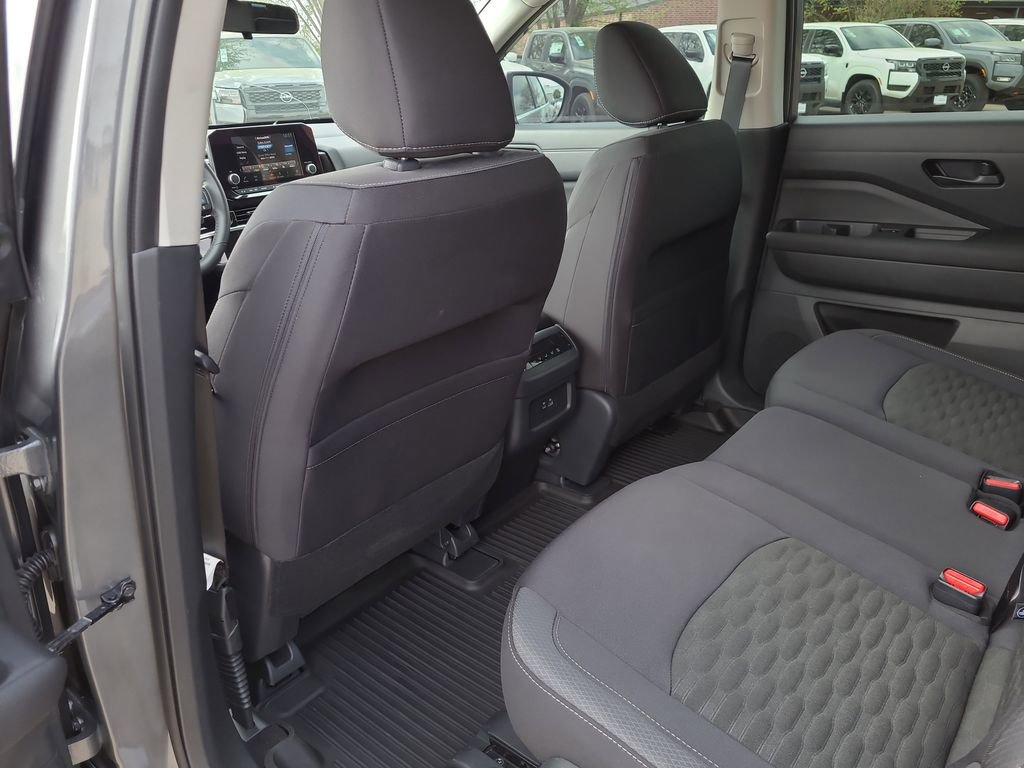 Certified 2024 Nissan Pathfinder SV image 10