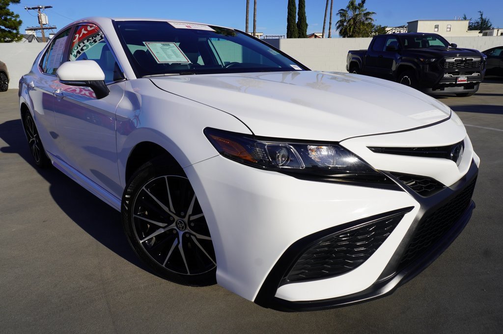 Certified 2023 Toyota Camry SE image 2