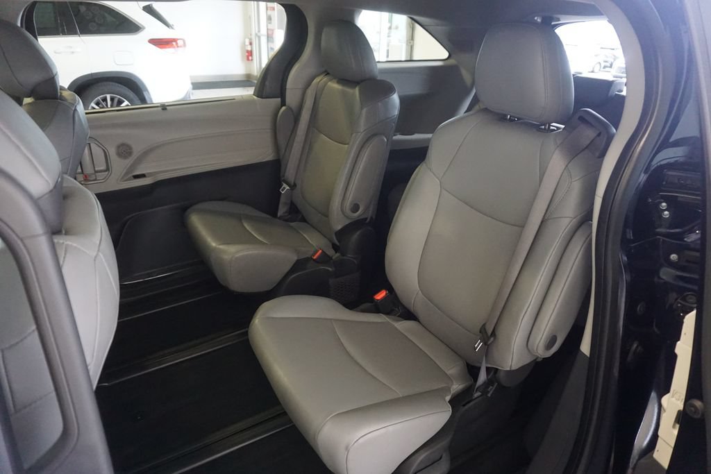 Used 2024 Toyota Sienna XLE w/ XLE Plus Package AWD/4WD image 23