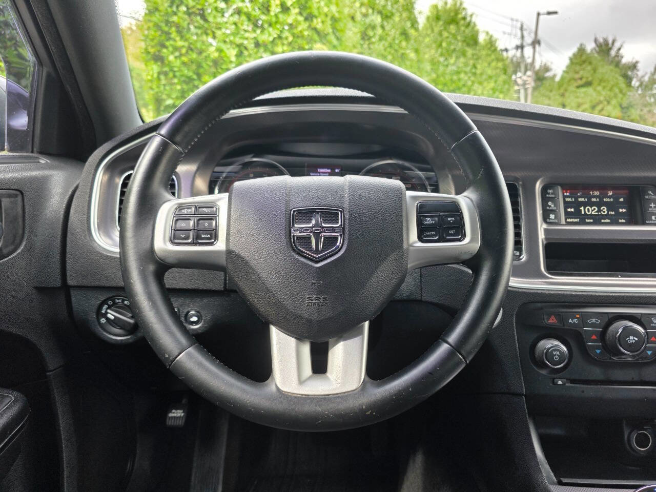 Used 2014 Dodge Charger SE w/ Sport Appearance Group image 18