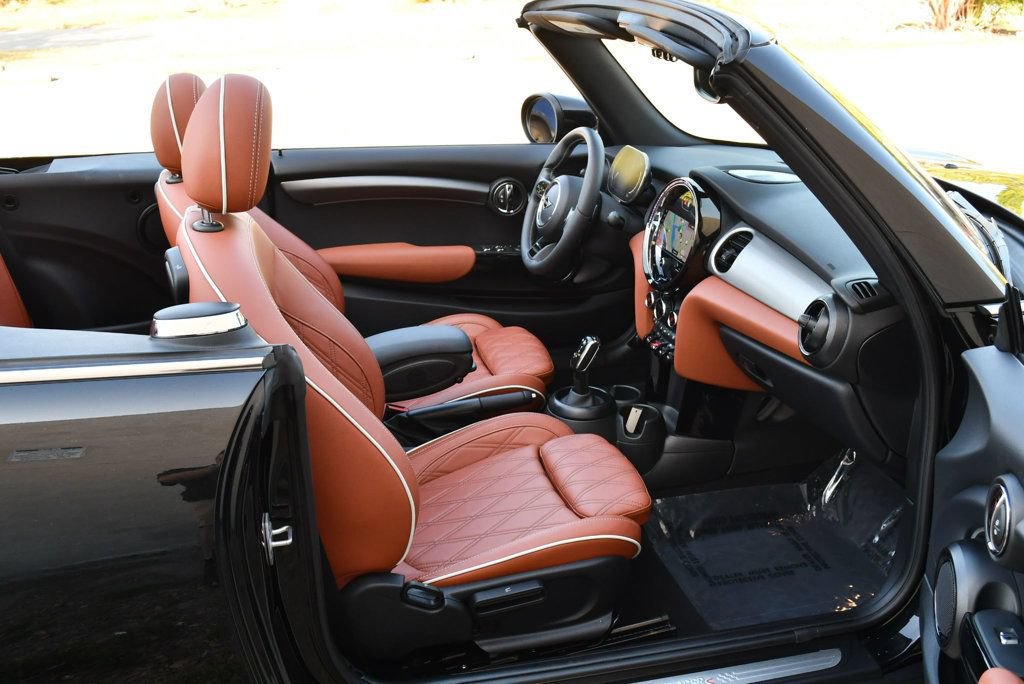 Used 2024 MINI Cooper S w/ Signature Upholstery Package FWD image 59