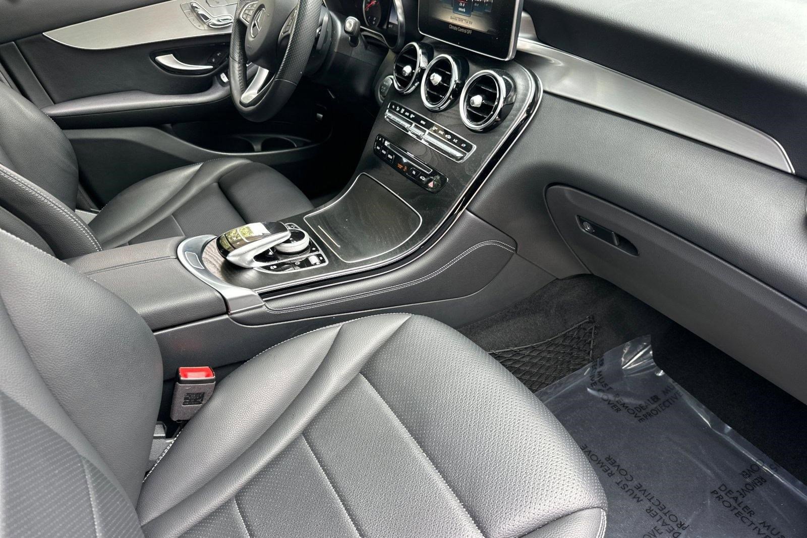 Used 2019 Mercedes-Benz GLC 300 4MATIC image 33