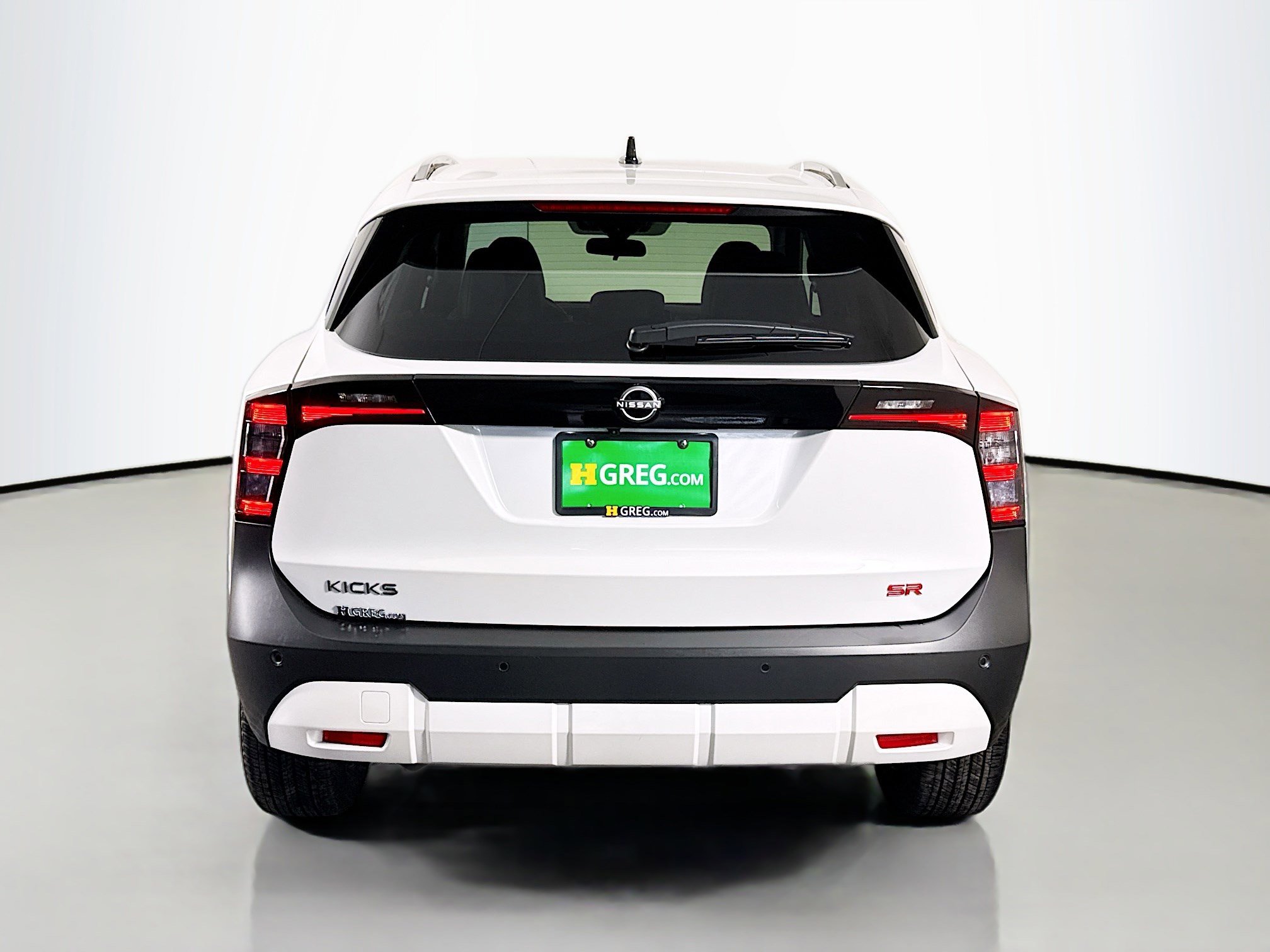 Used 2026 Nissan Kicks SR image 8