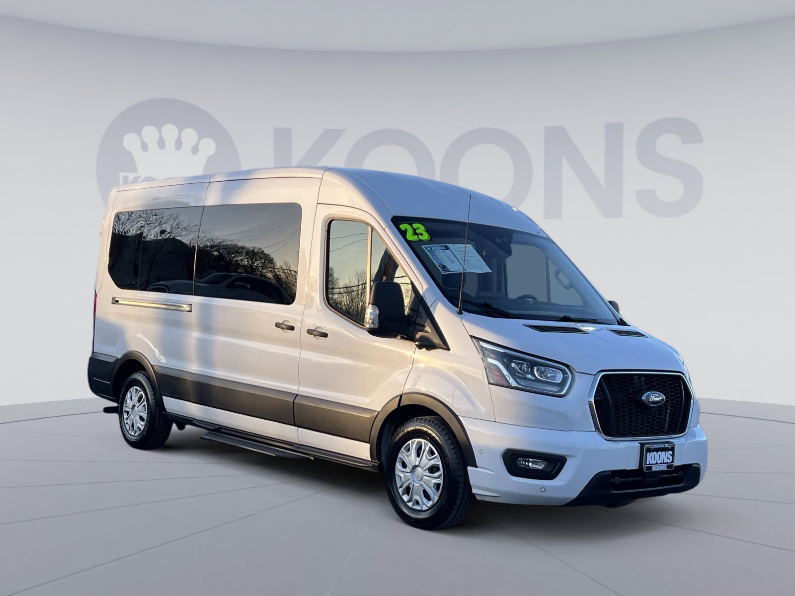 Used 2023 Ford Transit 350 XLT image 8