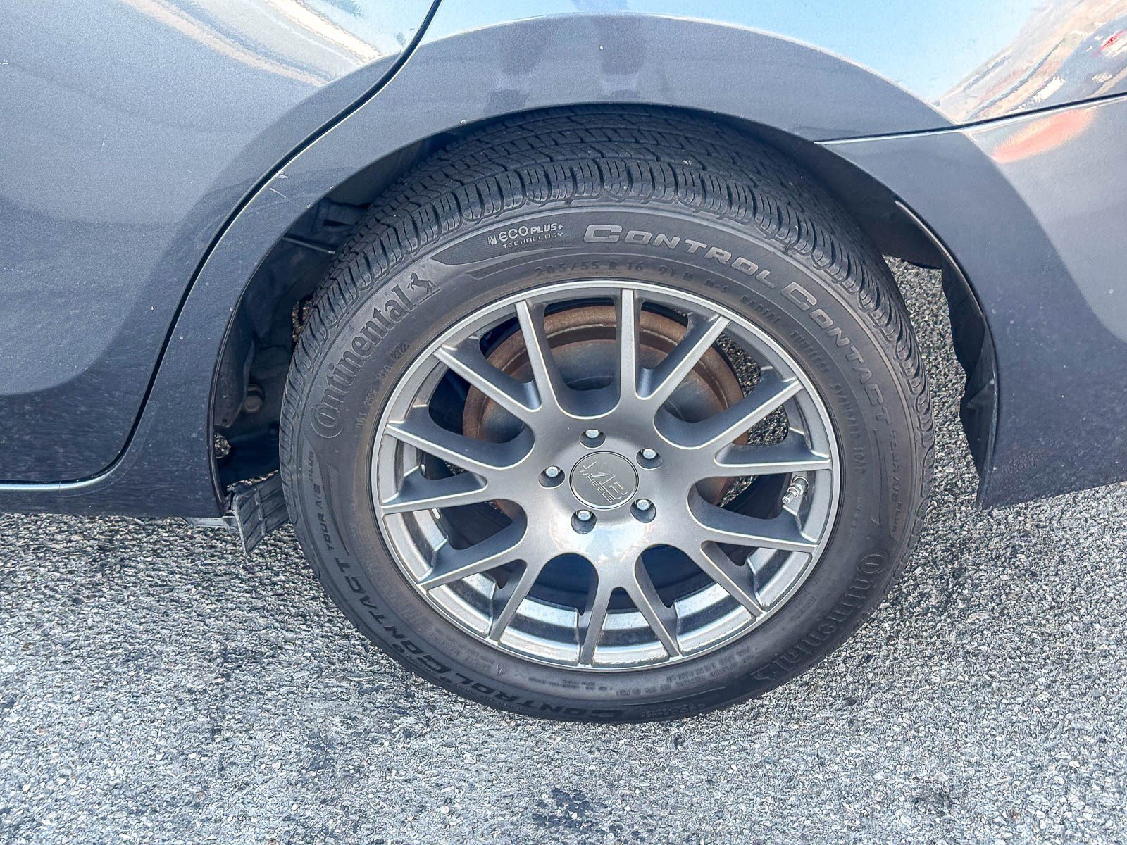 Used 2018 Toyota Corolla LE FWD image 12