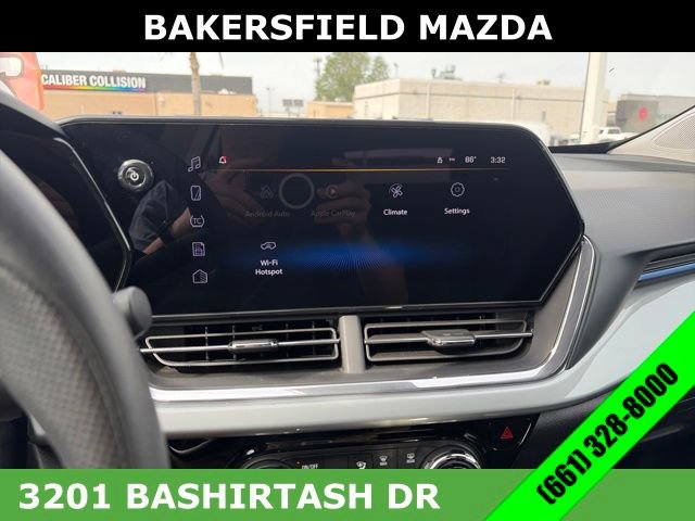 Used 2025 Chevrolet Trax LT image 18