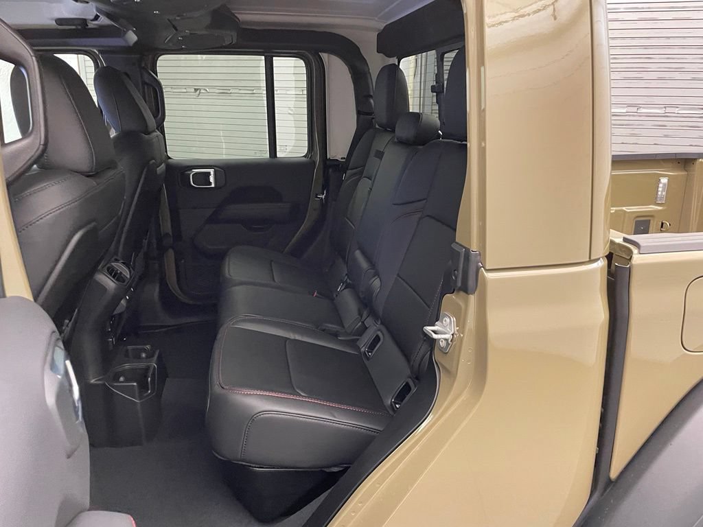 New 2026 Jeep Gladiator Rubicon w/ Steel Power Dome Hood Package AWD/4WD image 16