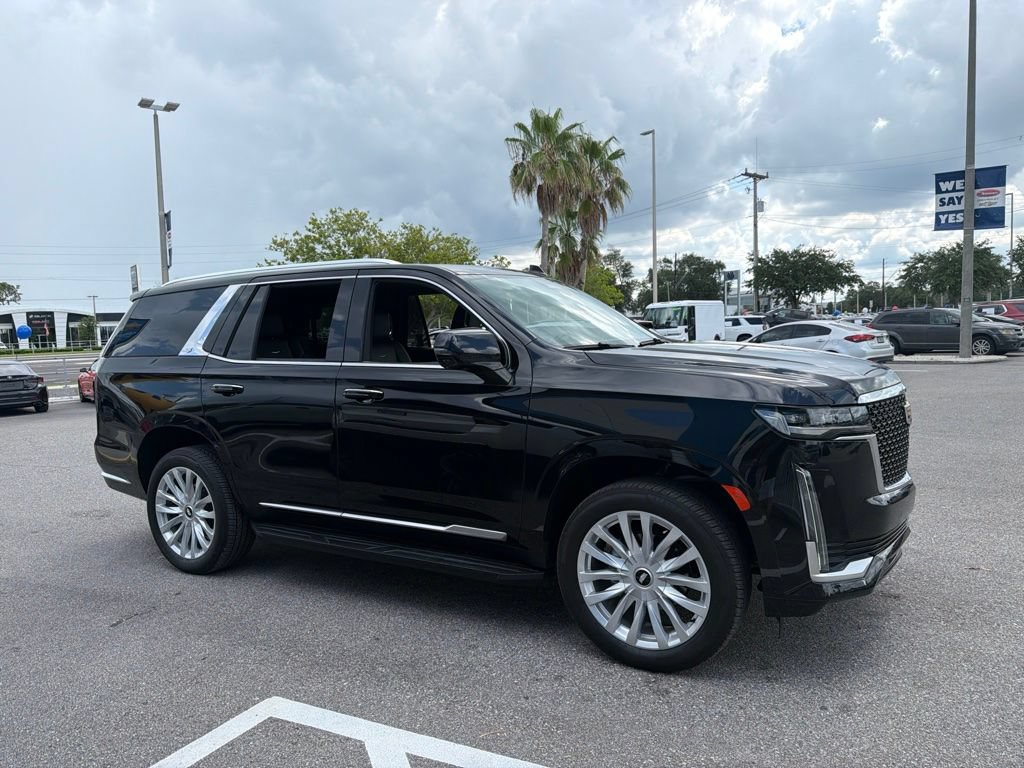 Used 2024 Cadillac Escalade Luxury RWD image 2