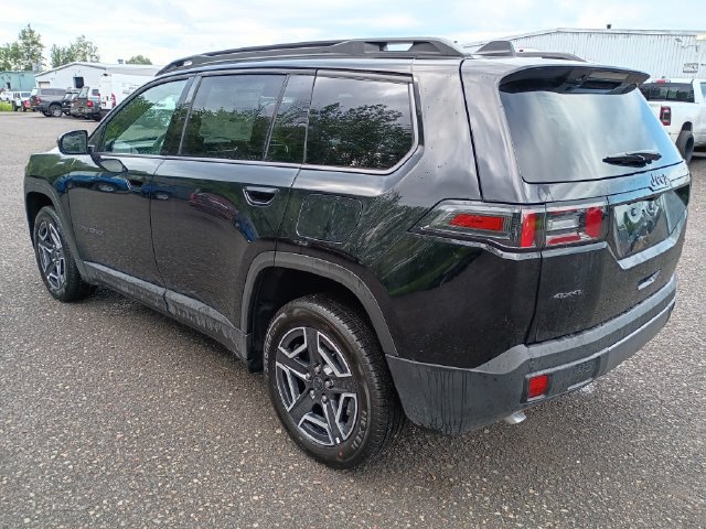 Used 2026 Jeep Cherokee Laredo AWD/4WD image 7