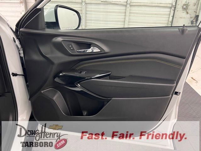 New 2025 Chevrolet Trax LT w/ Sunroof Package image 36