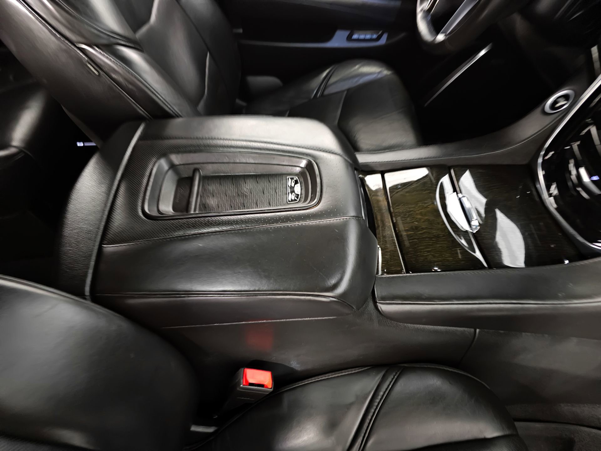Used 2016 Cadillac Escalade ESV Platinum AWD/4WD image 19