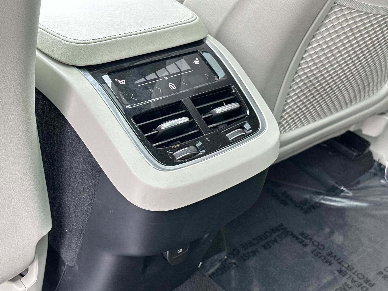 Certified 2023 Volvo XC90 B5 Plus image 22