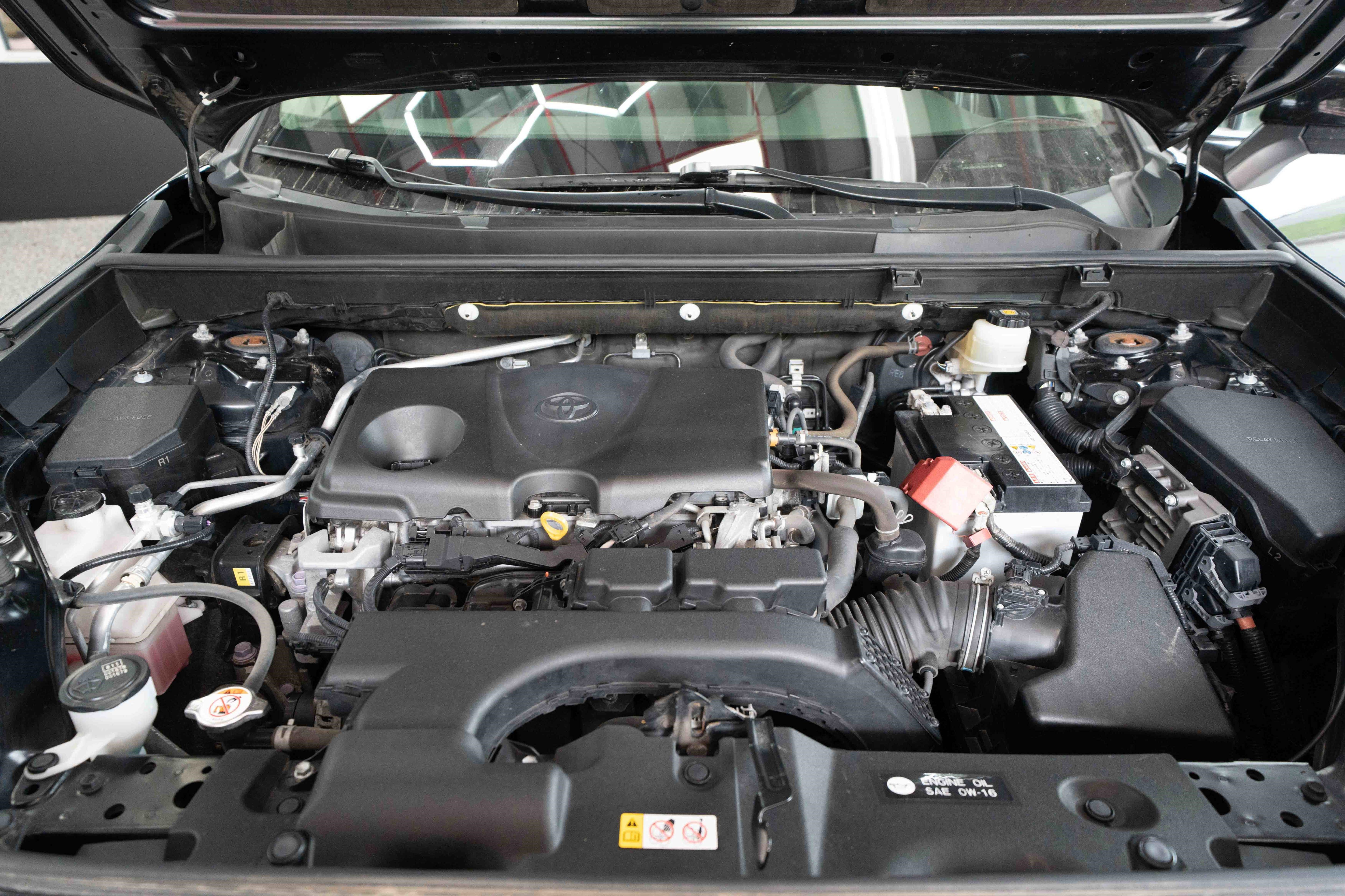 Used 2020 Toyota RAV4 Limited AWD/4WD image 32