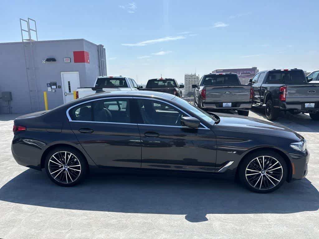 Used 2023 BMW 530e w/ Premium Package RWD image 6
